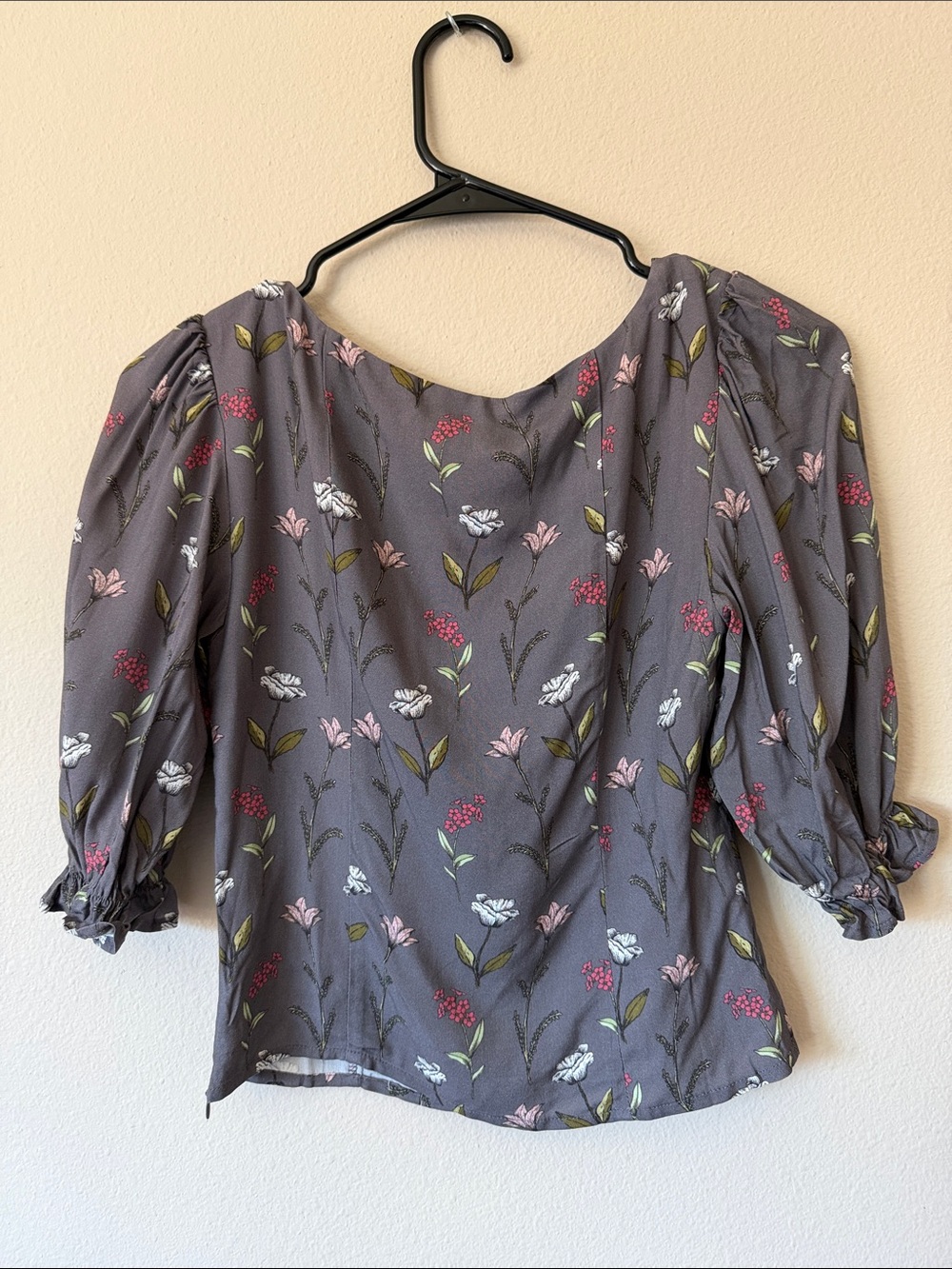 Floral Tie-Front Peasant Blouse in Gray - Picture 6 of 6